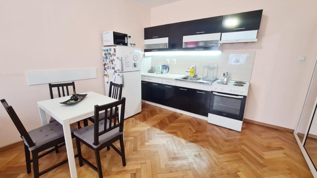 Apartament Lovely Center 1bd, 1bt Sofia